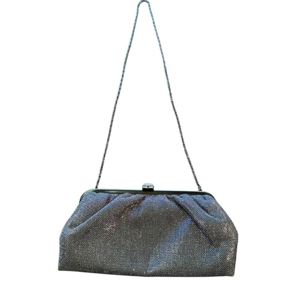 Olga Berg Clutch Silver Chain Metal Evening Cocktail East West Shoulder Bag NWOT - Picture 3 of 16